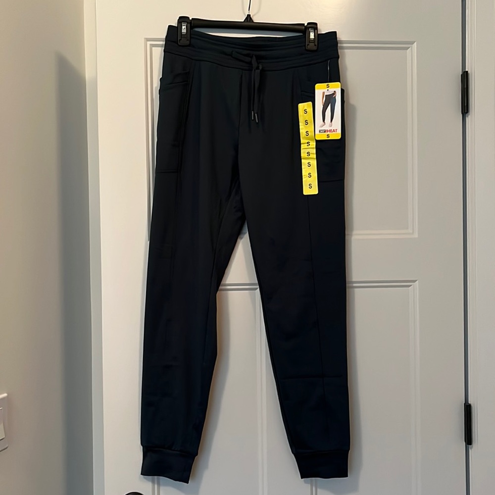 Super cute joggers-NWT